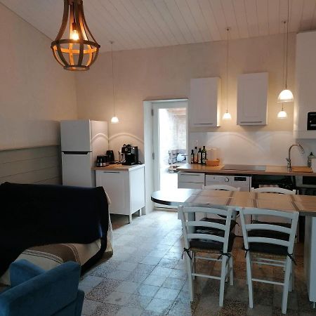 Willa L'Annexe De Gaston Le Port-des-Barques Zewnętrze zdjęcie